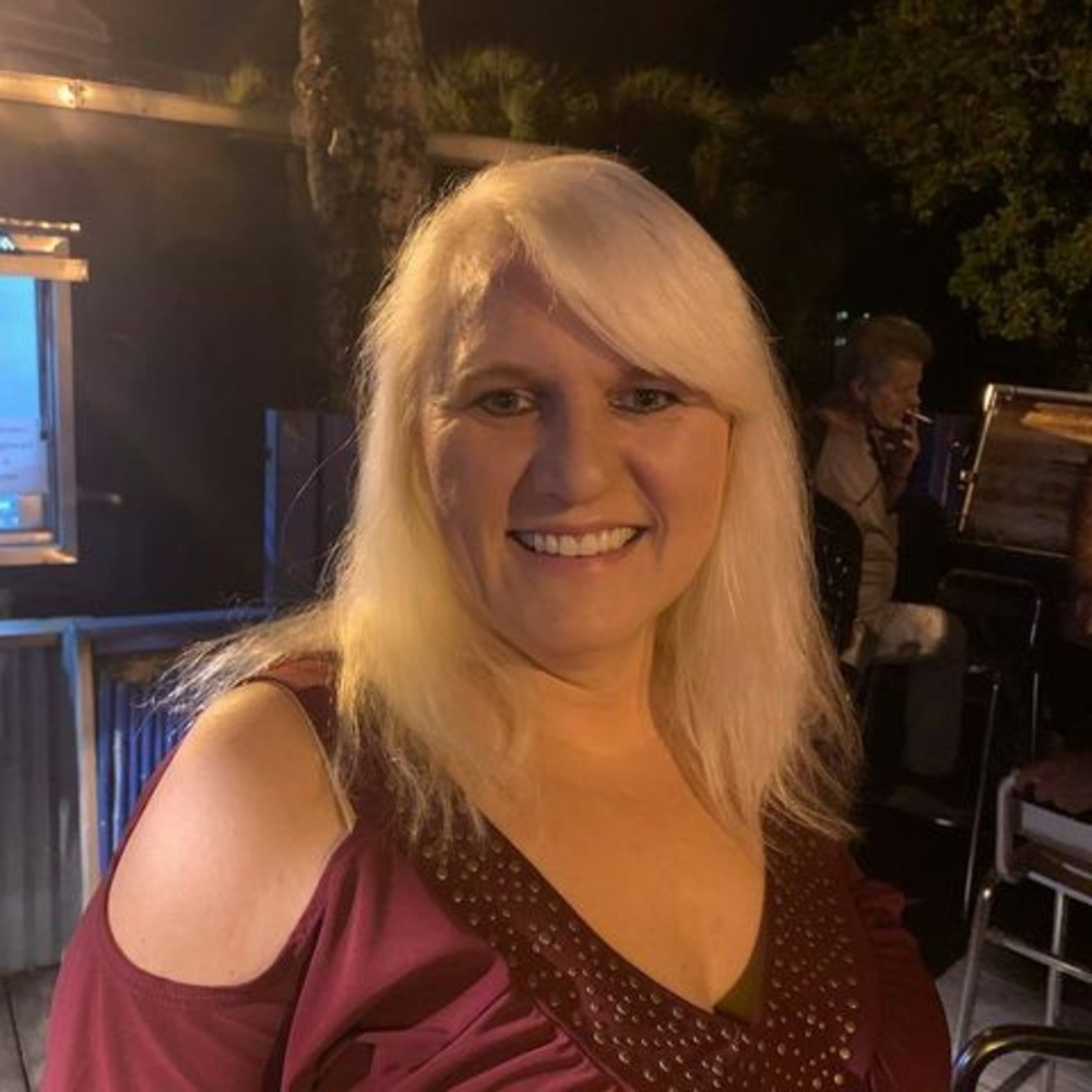 Meet your Posher, Nina